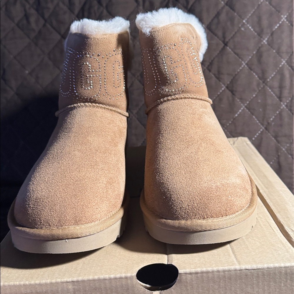 UGG Chestnut Suede Boots - Picture 6 of 10